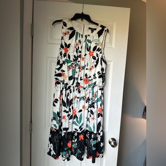 Adorne Ravi Knit Women’s Floral Print Dress, Cream and Black Combo Size 18 W NWT - Picture 2 of 5